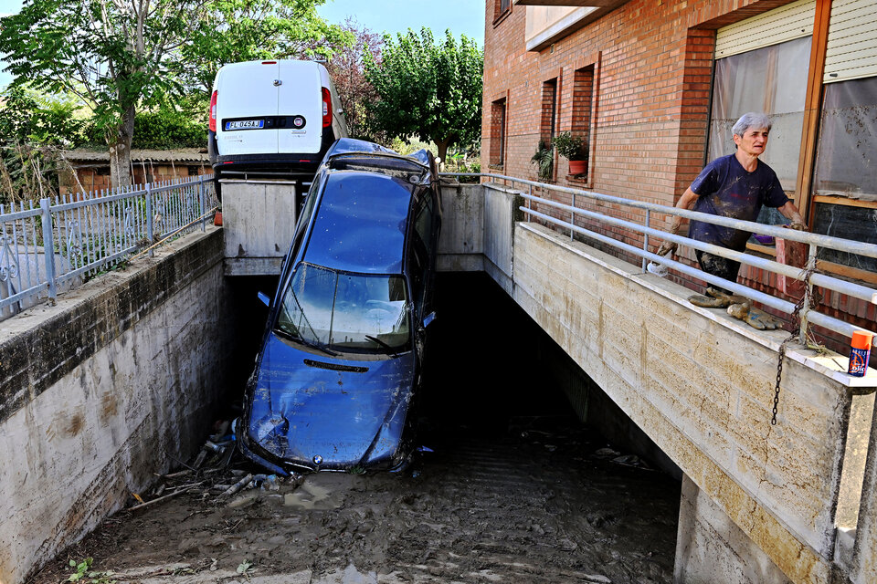 Al menos 10 muertos por una brutal tormenta en Italia Las