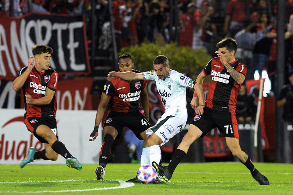 El mayor déficit de Newell´s estuvo en la creación de su fútbol. (Fuente: Sebastián Granata)