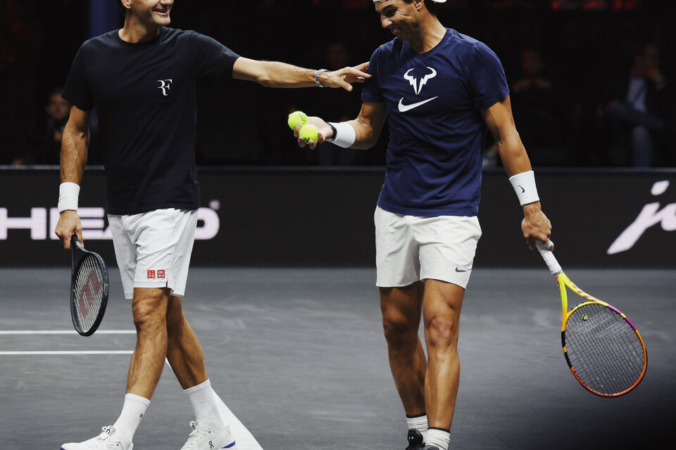 Roger Federer y Rafael Nadal entrenaron juntos de cara a su partido de dobles ante Jack Sock y Frances Tiafoe: será el retiro del suizo.  (Fuente: Twitter Roger Federer)