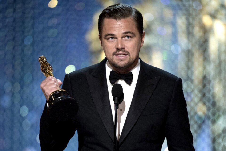 En 2016, Leonardo DiCaprio ganó su primer premio Oscar por "El Renacido" y aprovechó su discurso para hablar sobre su preocupación por el cambio climático. Imagen: Télam: