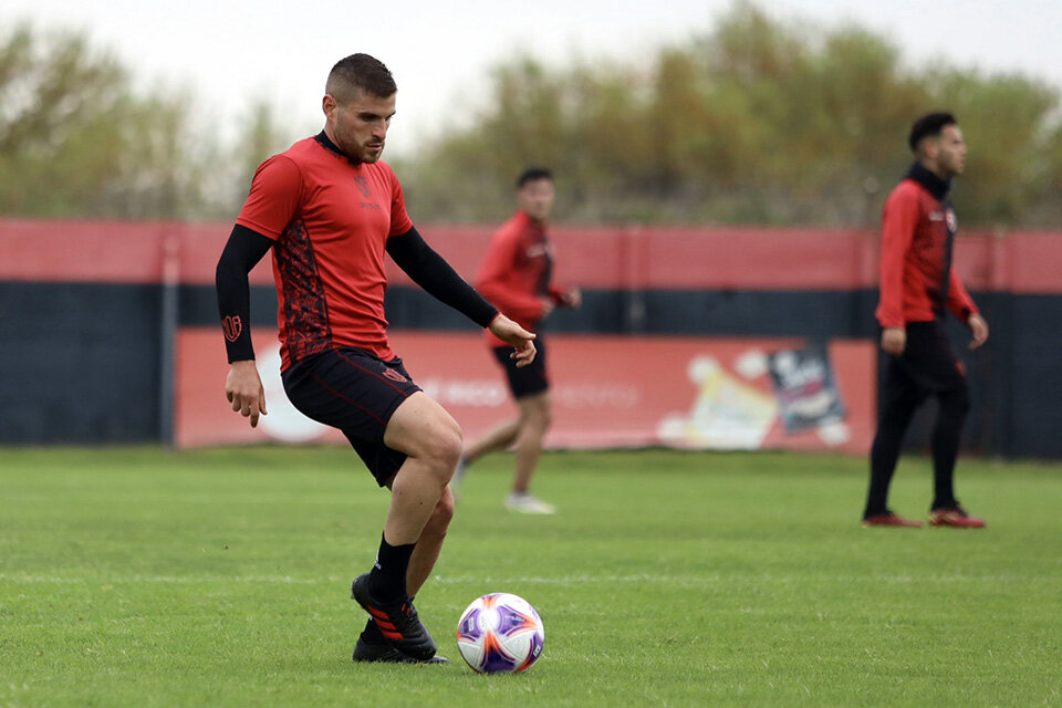 Julián Fernández retoma su puesto en el mediocampo. (Fuente: PRENSA CANOB)