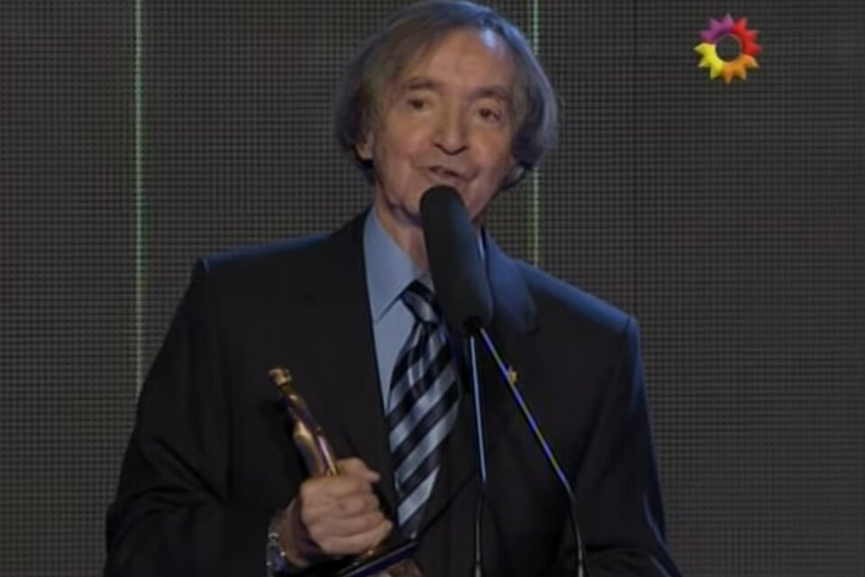 La merecida distinción para Carlitos Balá en los premios Martín Fierro.