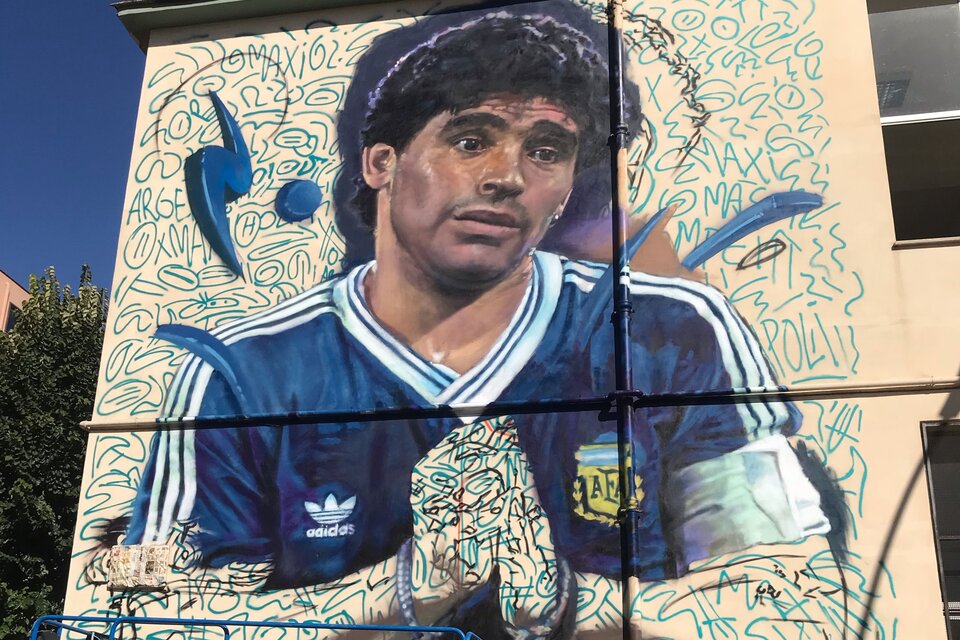 Bagnasco bautizó a su obra bajo el nombre "El Maradona de Pompei". (Foto: Telam).