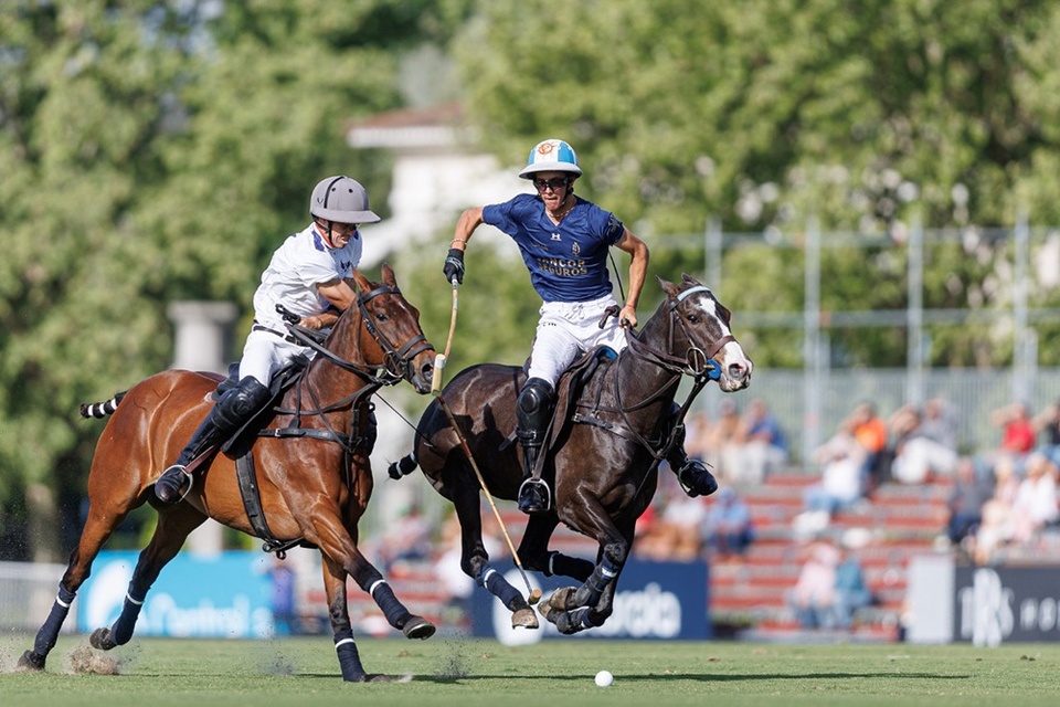 Cambiaso nieto en plena acción con La Dolfina (Fuente: Matías Callejo / Prensa AAP)