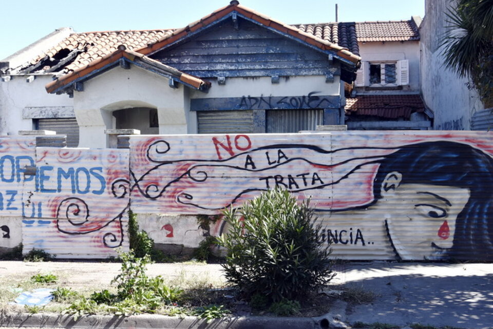 Mural contra la trata en exprostíbulos de Mar del Plata