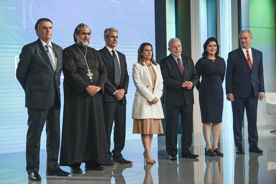 Los siete candidatos a presidente que partiiparon del debate anoche. (Fuente: AFP)