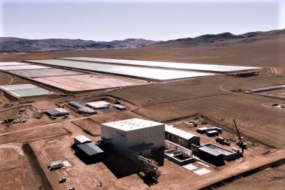 Planta de POSCO en el Salar del Hombre Muerto, en territorio de Salta.