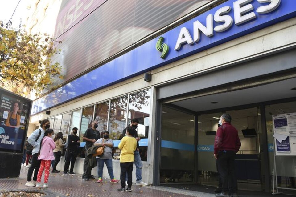 ANSES definió el cronograma de pagos de octubre. Imagen: Télam. 