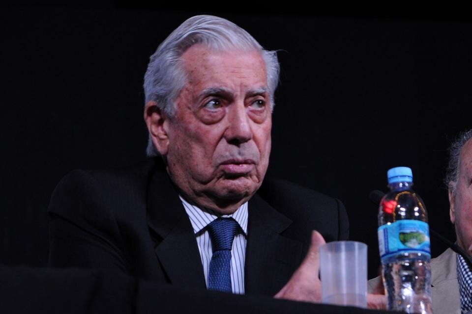 Mario Vargas Llosa ganó el premio Nobel de literatura el 7 de octubre de 2010.