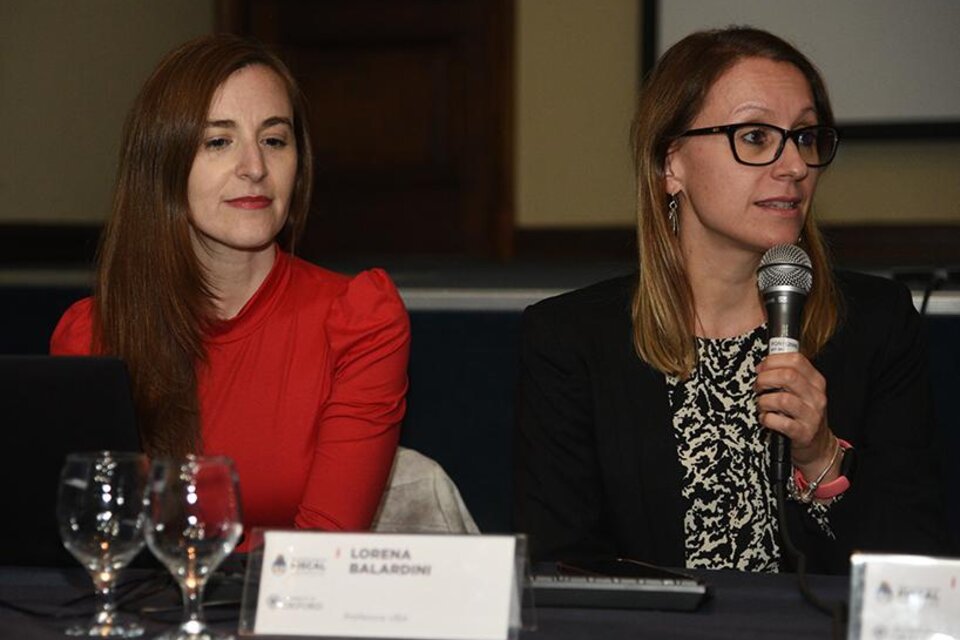 Lorena Balardini y Francesca Lessa participaron del taller y la presentación. (Fuente: Ministerio Público Fiscal)