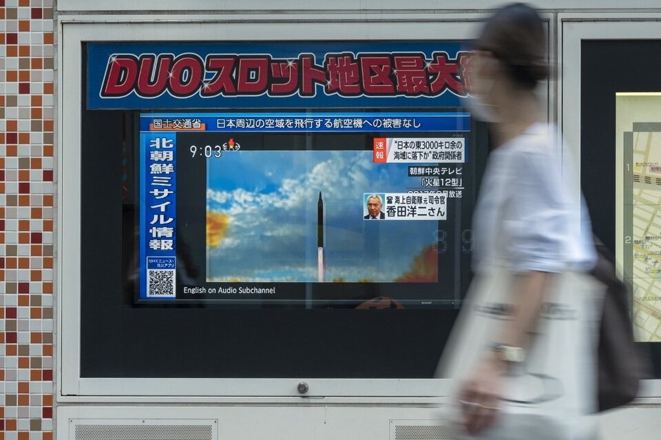 El misil cayó en aguas del Pacífico y afuera del espacio económico exclusivo de Japón, según el Ministerio nipón de Defensa. (Foto: Richard A. Brooks / AFP)