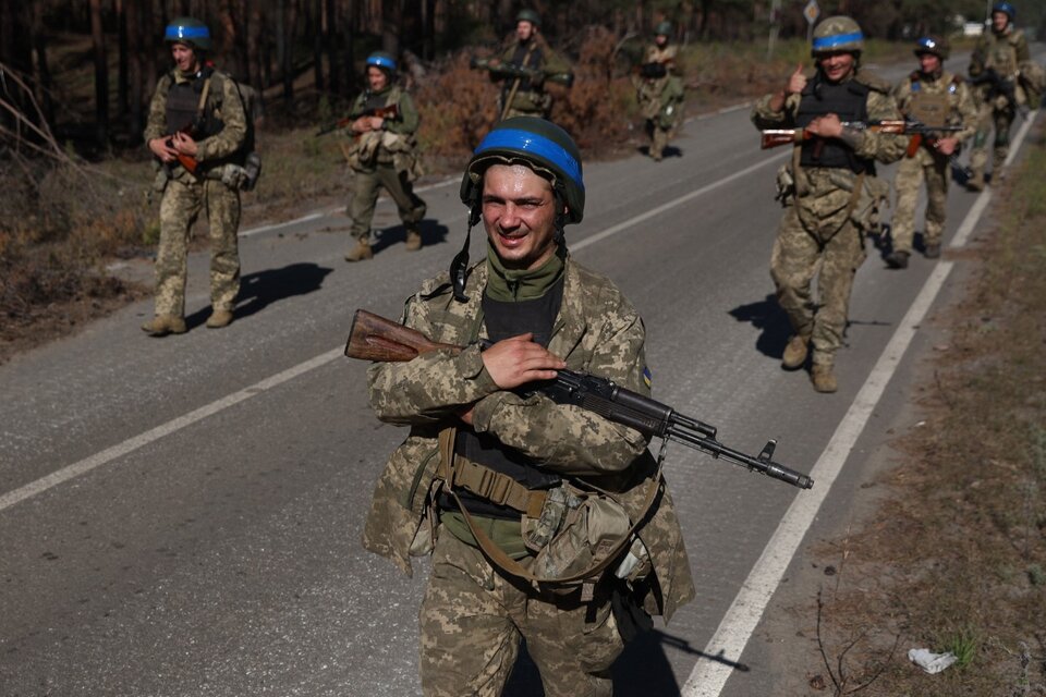 Refuerzos ucranianos avanzando hacia el este del país. (Fuente: AFP)