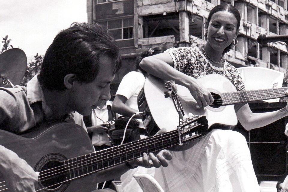 Ochoa dio a conocer canciones de varios compositores latinoamericanos.