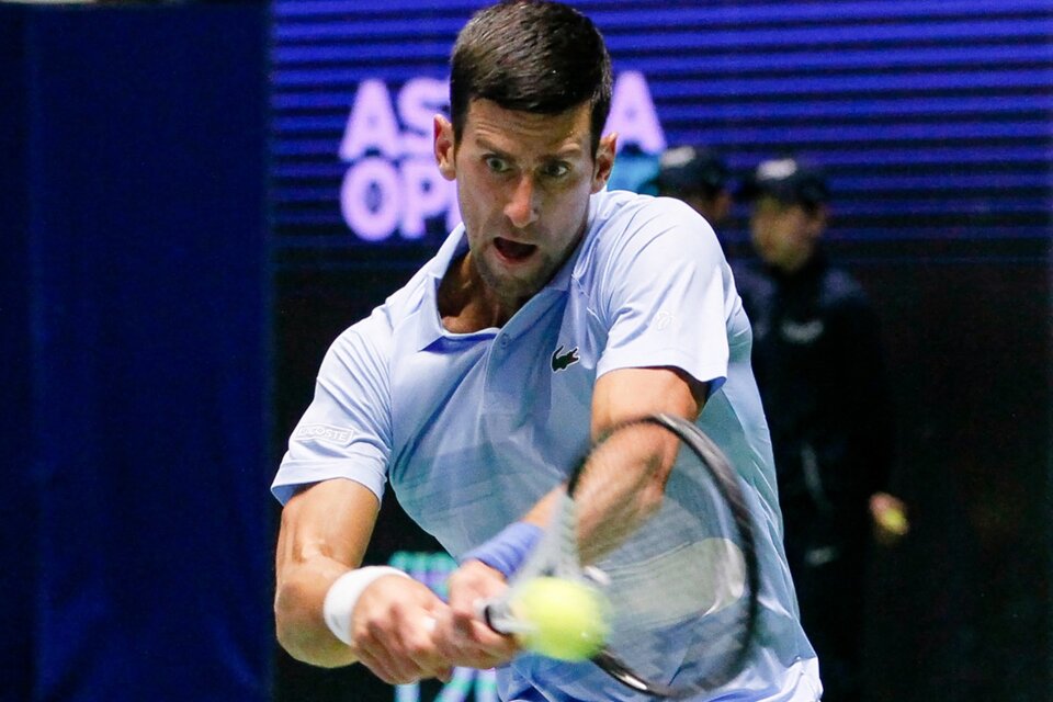 Djokovic ganó un tie break para el infarto antes del abandono de Medvedev (Fuente: AFP)