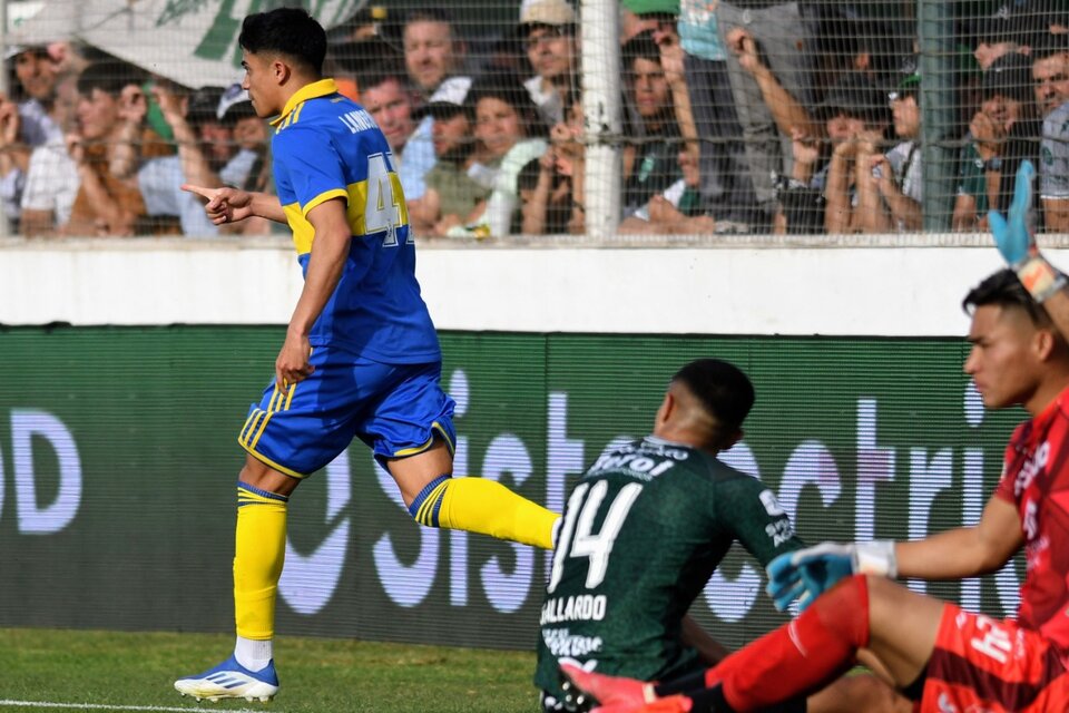 Luca Langoni festeja su gol. Otra vez un pibe salvó a Boca (Fuente: Fotobaires)