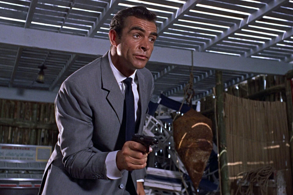 Sean Connery en "El satánico Dr. No", inicio de una larga serie de 25 películas.