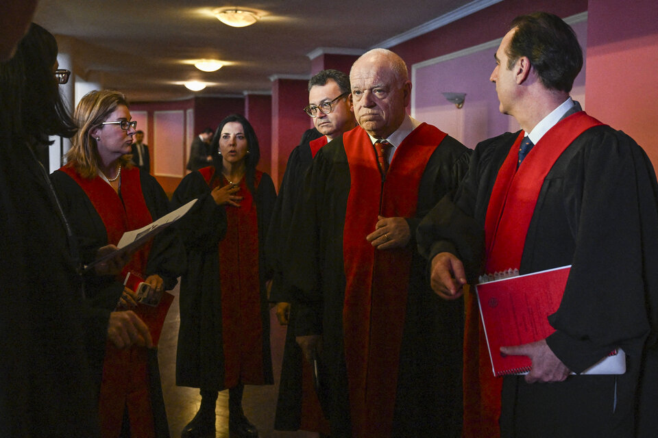 Los jueces de la Corte IDH Nancy Hernández, Patricia Pérez Goldberg, Humberto Antonio Sierra Porto, Ricardo Pérez Manrique y Eduardo Ferrer Mac-Gregor.  (Fuente: AFP)