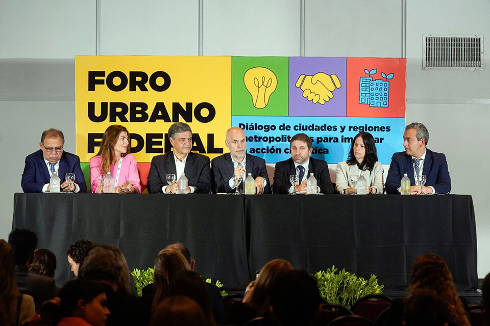 Javkin con Rodríguez Larreta y alcaldes del continente.