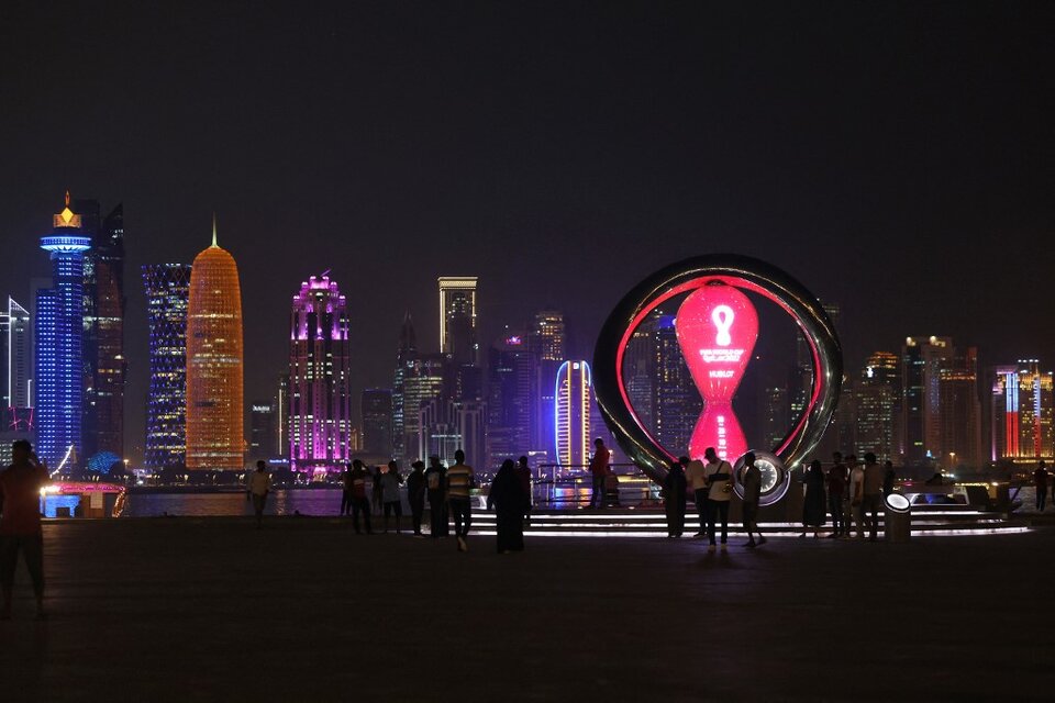 La ciudad de Doha, capital de Qatar, ya está lista para el comienzo del Mundial. (Foto: AFP).