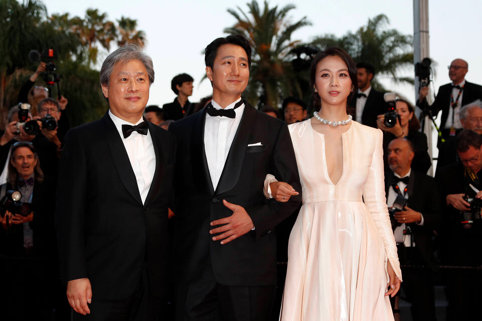 Park Chan-wook y sus intérpretes Park Hae-il y Tang Wei, en Cannes, en mayo pasado.  (Fuente: EFE)