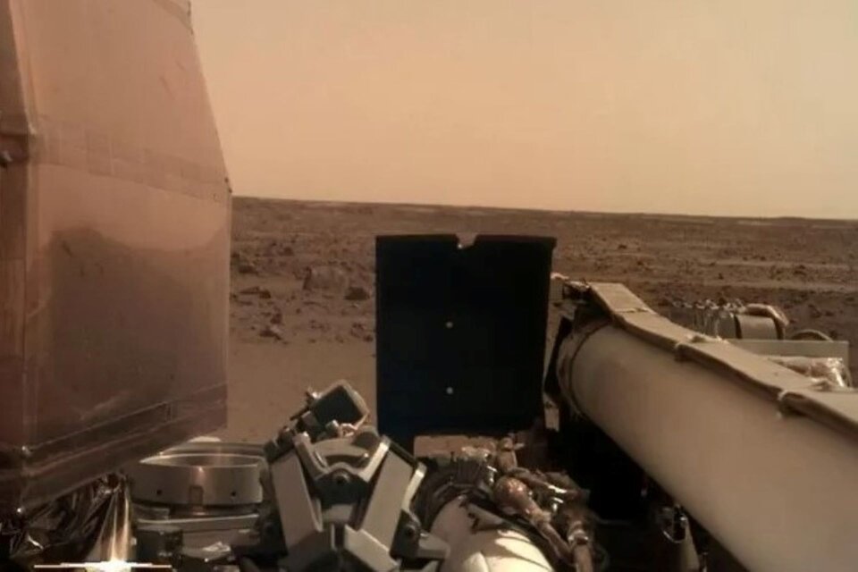 La misión InSigth en Marte detectó actividad sísmica que llamó la atención de los científicos que creían que el planeta estaba "muerto". (Foto: NASA)