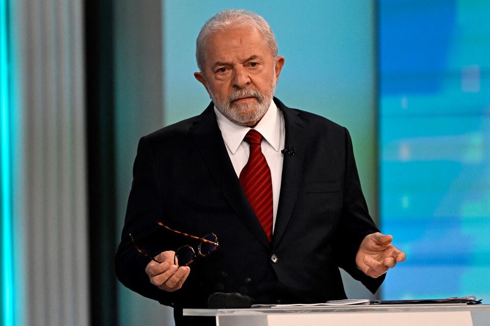 "Nadie quiere conversar con Brasil y ningún país quiere recibir a Bolsonaro", acusó Lula durante el debate presidencial (Foto: AFP).