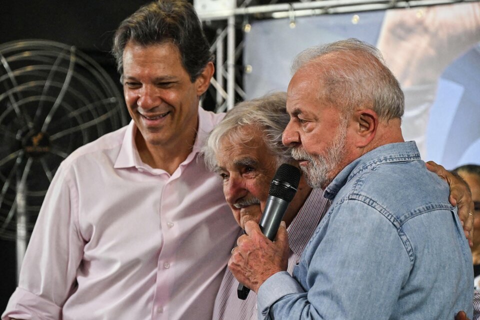 Haddad, Mujica y Lula en la conferencia de prensa del sábado. (Fuente: AFP)