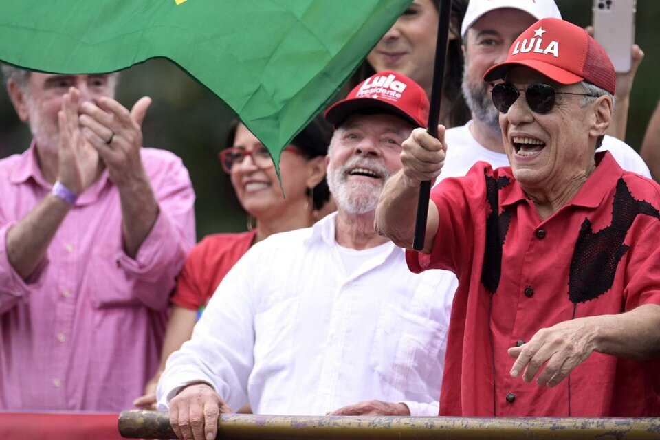 En la primera vuelta, Lula Da Silva obtuvo 48,4% de los votos y Jair Bolsonaro, el 43,2%.  (Fuente: AFP)
