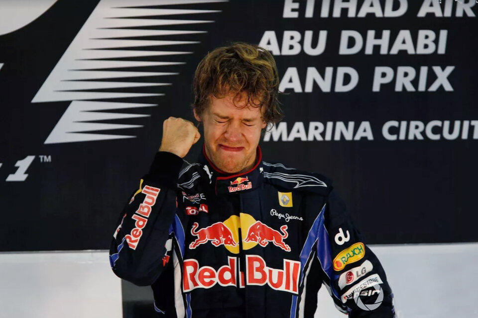 Sebastian Vettel ganó su primer título mundial de Fórmula 1 el 14 de noviembre de 2010 y se convirtió en el piloto más joven en coronarse en la máxima categoría del automovilismo. (Fuente: AFP)