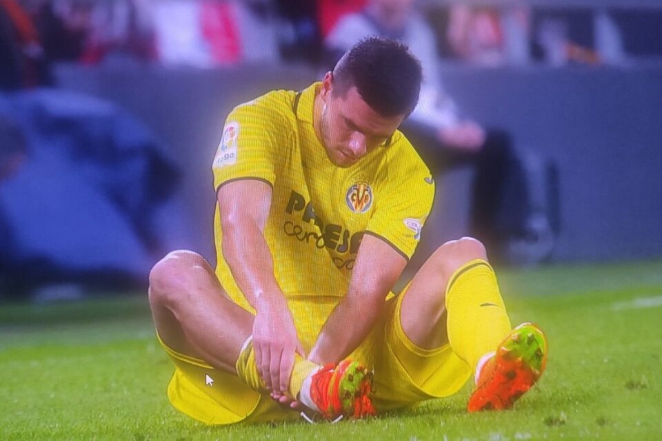 Lo Celso se lesionó jugando en el Villarreal.