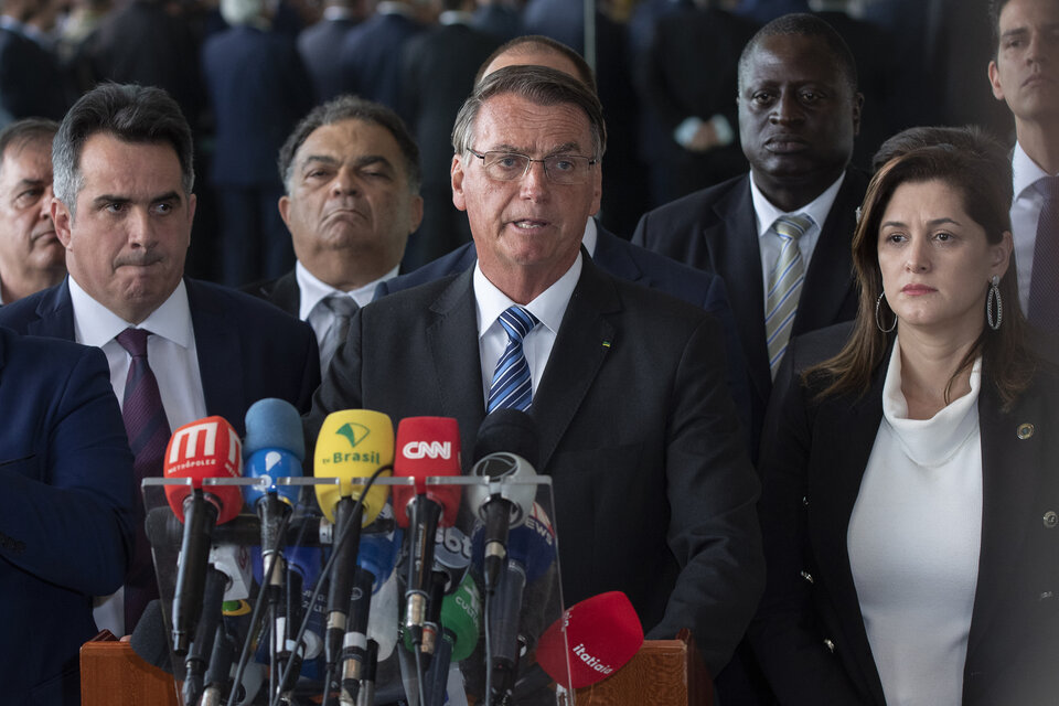 Dos díasdespués de perderla elección Bolsonaro le habla al país. (Fuente: EFE)