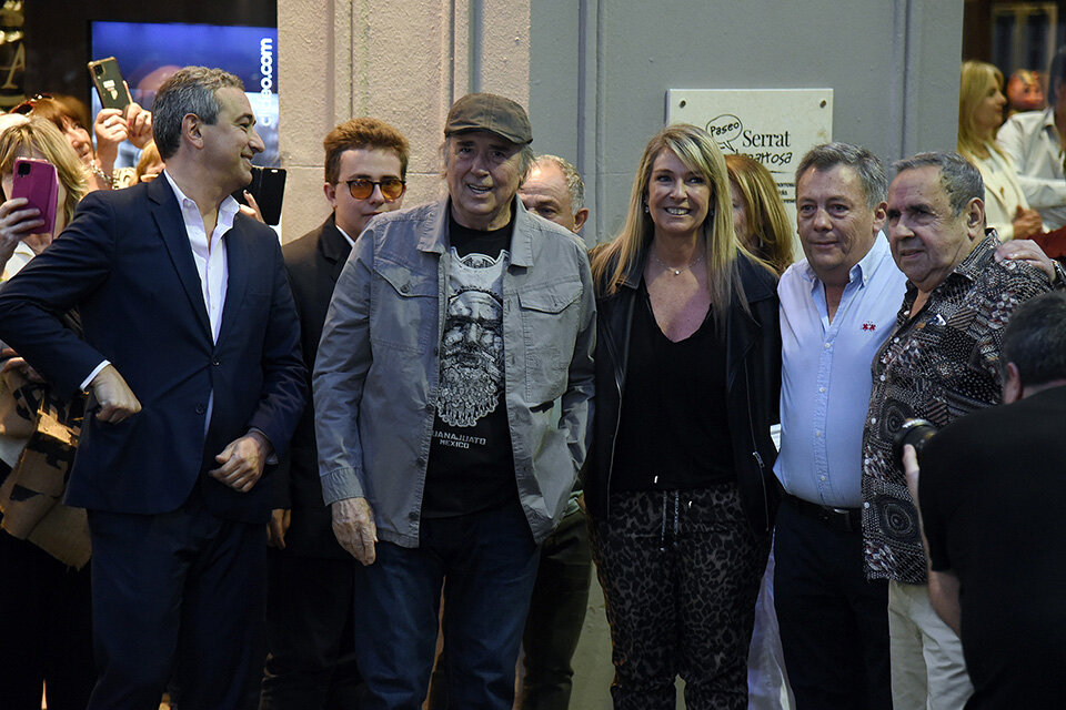 Serrat con el intendente Javkin y la presidenta del Concejo María Schmuck (Fuente: Andres Macera)