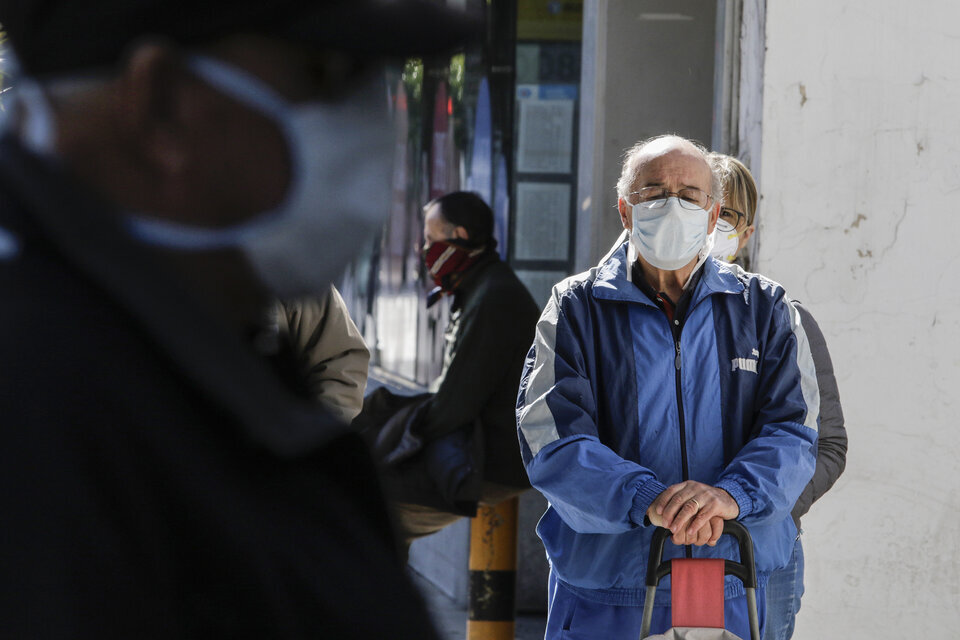 Prepagas: cuánto cuesta el plan más económico para jubilados. (Fuente: Leandro Teysseire)