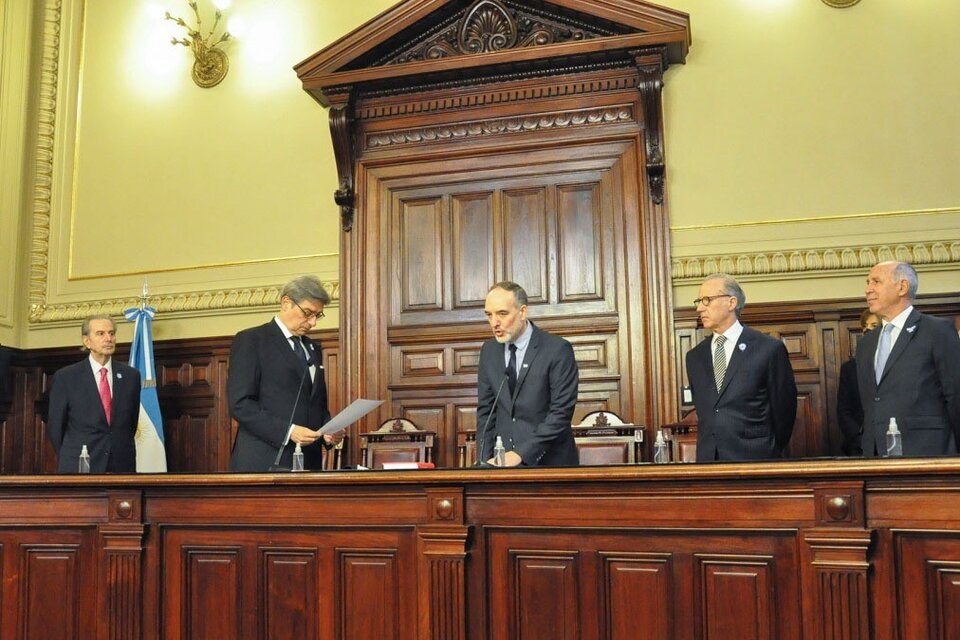 En su doble rol de presidente de la Corte y del Consejo, el propio Rosatti fue quien le tomó juramento a Doñate. (Fuente: Télam)