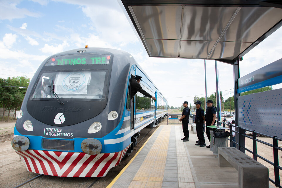 El Tren del Valle inauguró dos estaciones, en la Terminald e ömnibus de la ciudad de Neuquén y el aeropuerto. (Foto: Télam)