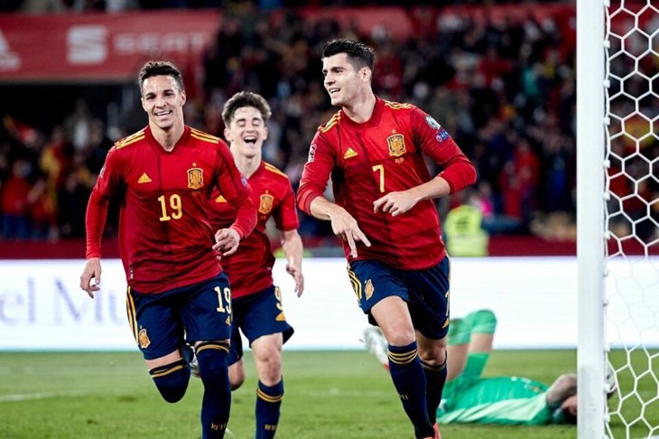 Carlos Soler, Gavi y Álvaro Morata, tres de los 26 jugadores convocados por el DT español para ir al Mundial. Imagen: @SEFutbol