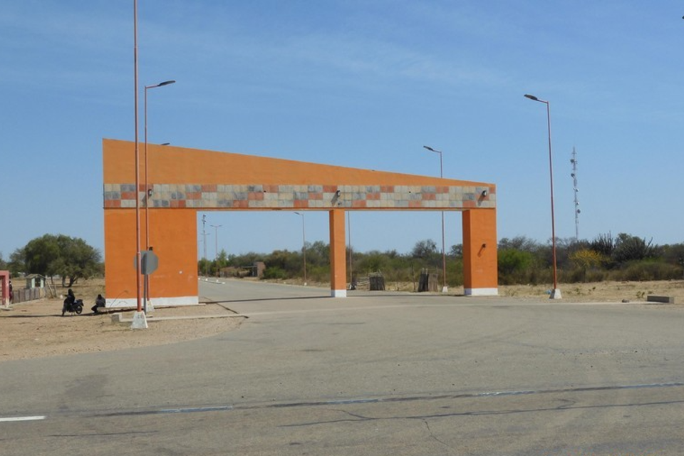 El acceso a Coronel Juan Solá, en el Chaco salteño.