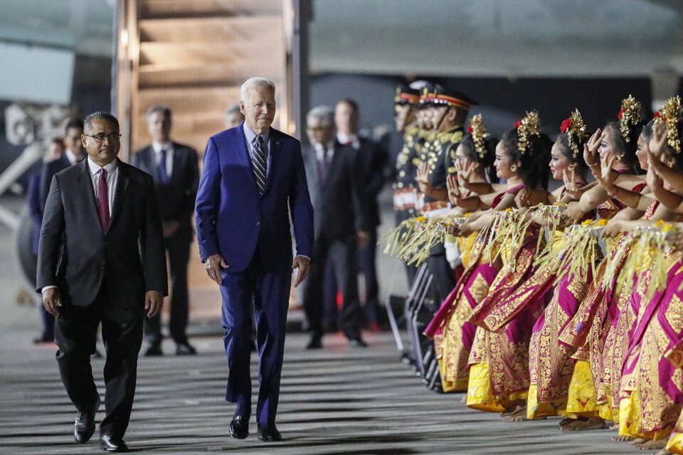 "Me siento bien y con expectativas de cara a los próximos dos años", dijo Biden desde Camboya.  (Fuente: EFE)