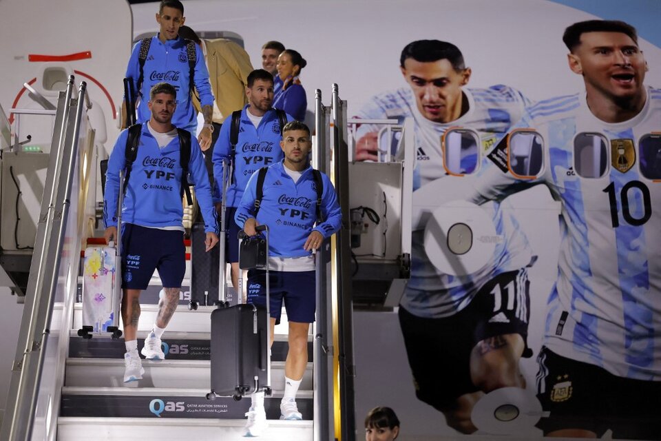 Lionel Messi y compañía ya están en Doha. (Foto: AFP) (Fuente: Selección argentin)