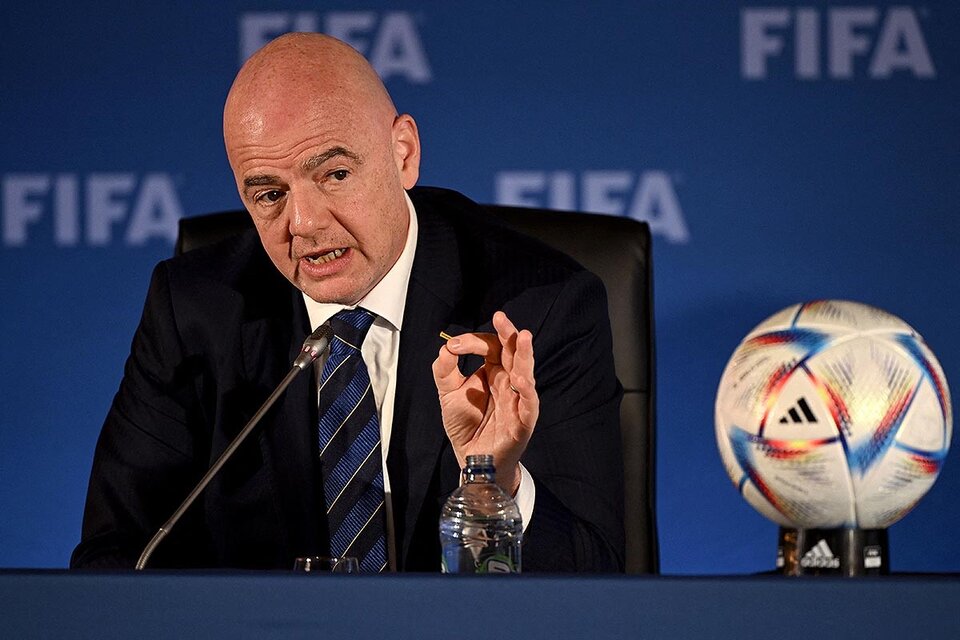 La FIFA instó a un alto el fuego en Ucrania durante el Mundial de Qatar 2022. Imagen: AFP.  