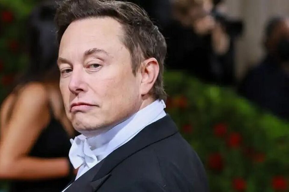 Elon Musk adquirió TWitter por 44.000 millones de dólares, y hechó a la mitad de la pantilla.  (Foto: EFE)