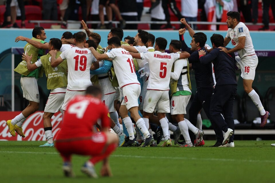 Irán festeja su victoria y recuperación ante Gales. (Fuente: AFP)