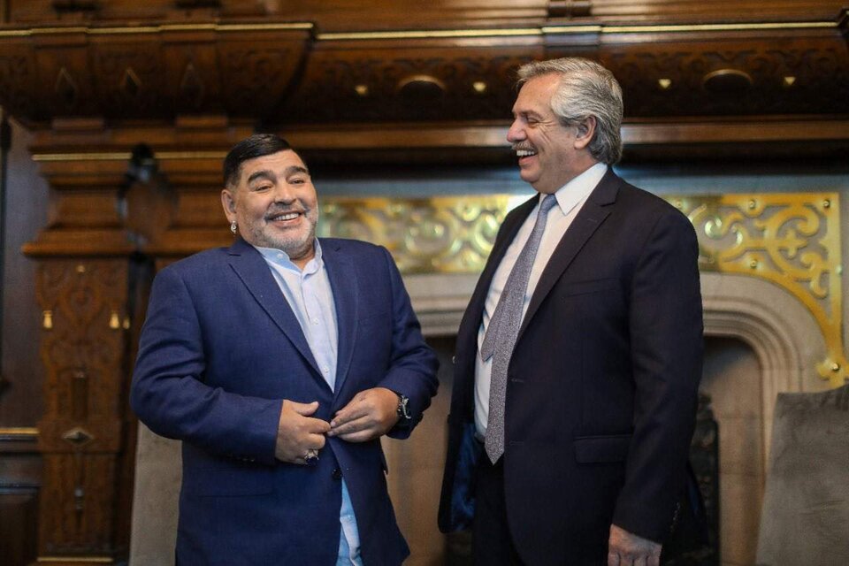 Fernández con Maradona en la Casa Rosada, poco después de su asunción como Presidente.  (Fuente: Presidencia)