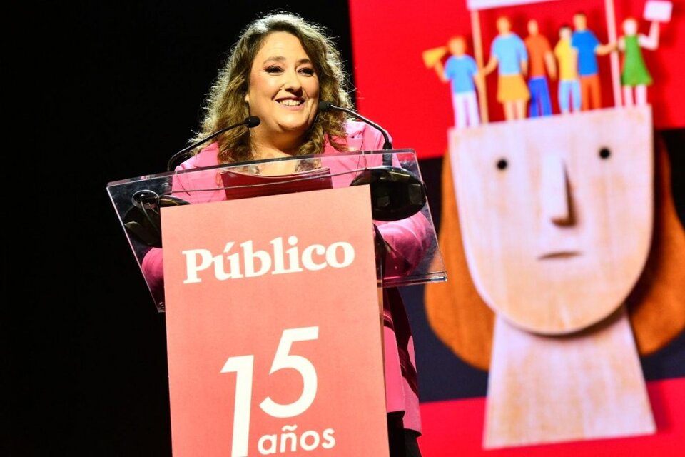 Virginia P. Alonso, directora de 'Público', durante la gala del 15º aniversario del diario. — Mauricio Skrycky