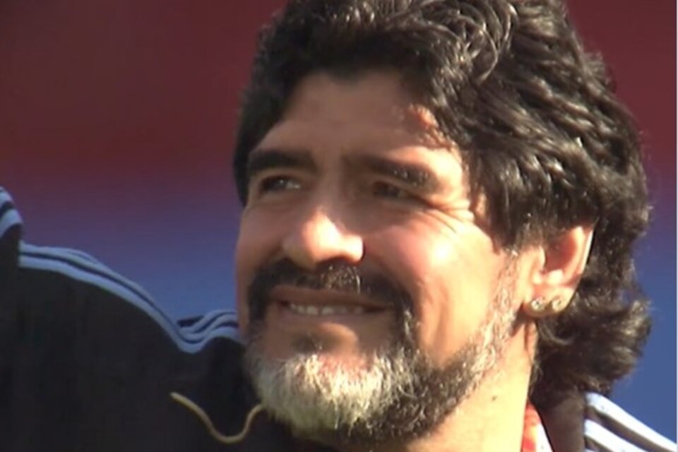 Con imágenes de Diego Maradona, en un video la FIFA celebró el pase de la Selección argentina a los octavos de final. (Foto: captura de video)