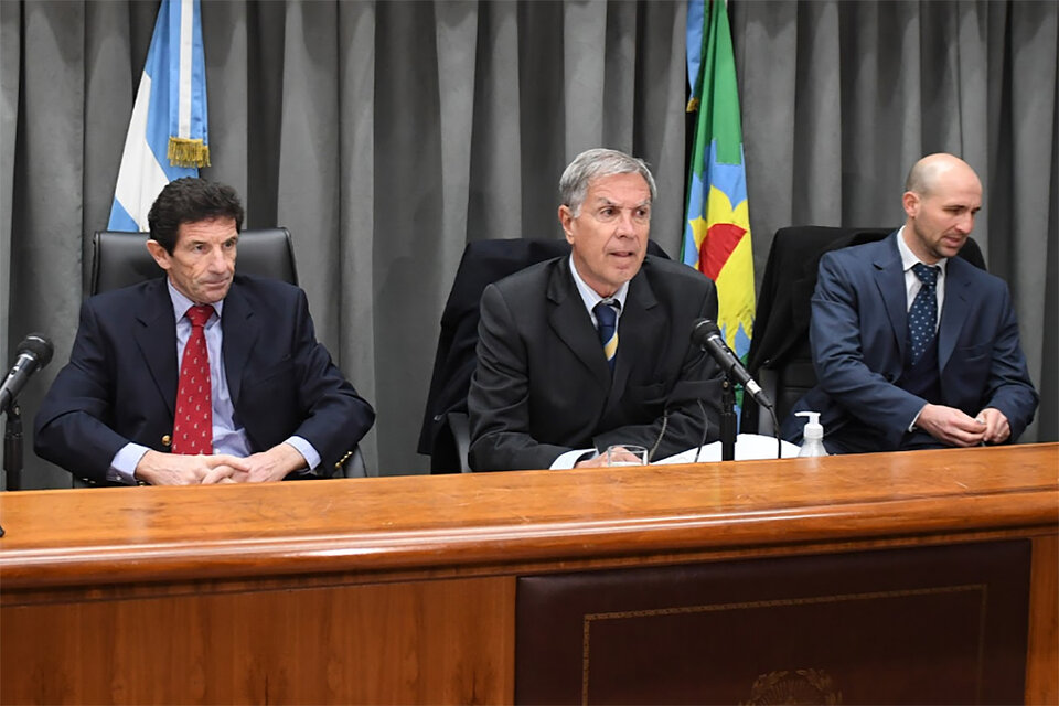 Los jueces del Tribunal Federal 4: Osvaldo Rossi, Federico Ecke y Esteban Andrejin.
