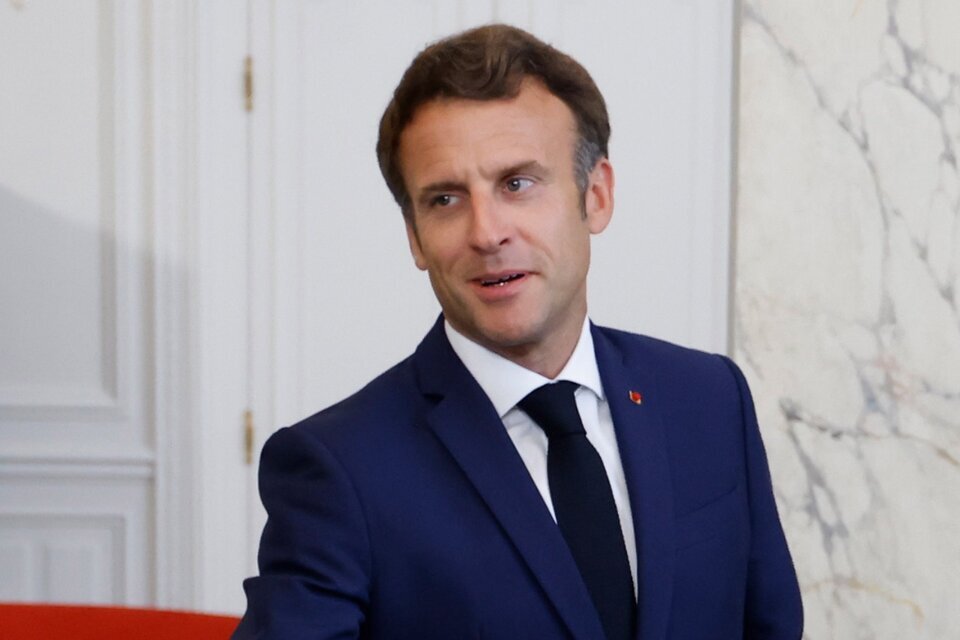 Emmanuel Macron pronosticó el triunfo del equipo francés ante Polonia. Imagen: EFE