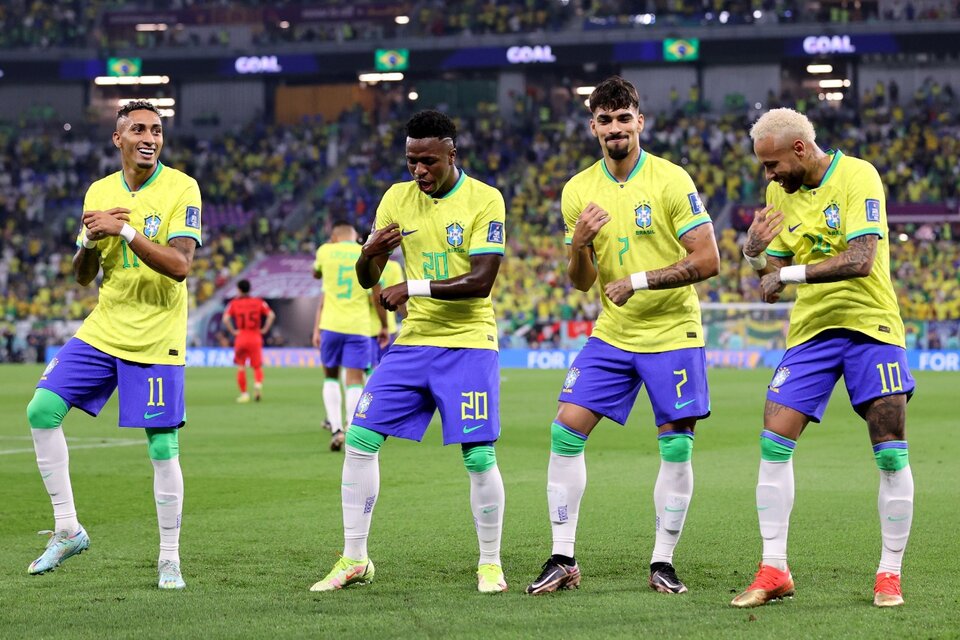 Raphinha, Vinicius, Paquetá y Neymar. Coreografía brasileña (Fuente: EFE)