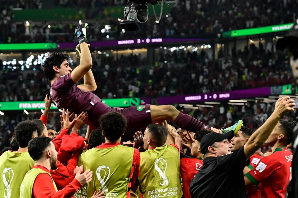Los marroquies festejan la clasificación frente a España. (Fuente: AFP)