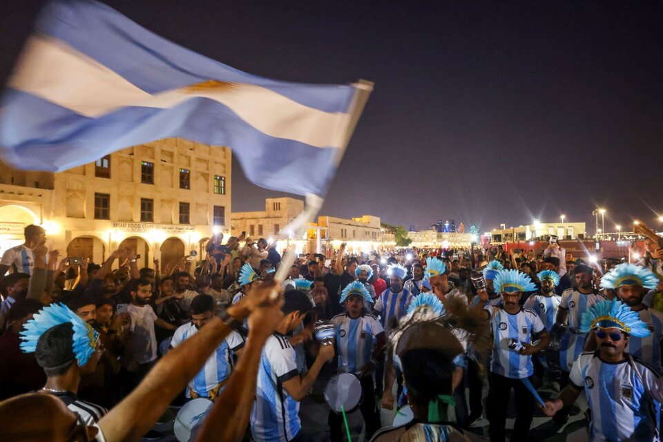 Bandezaro argentino en Qatar. (Fuente: NA)
